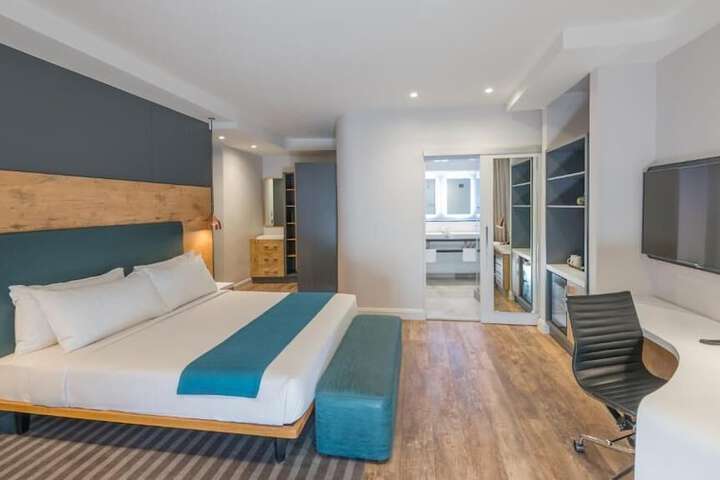 Room 5 of 48