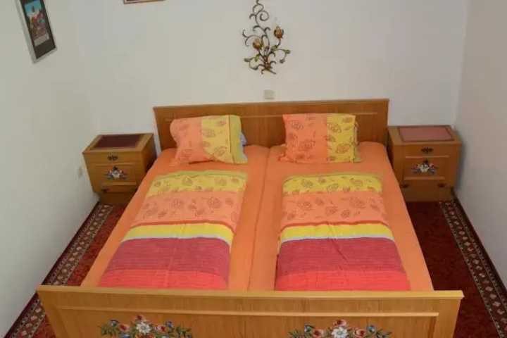 Room 4 of 14