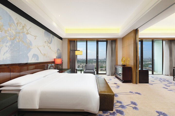 Room 28 of 124
