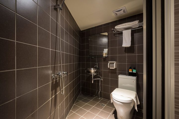 Room 19 of 39