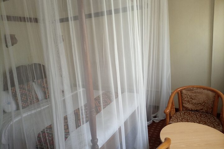 Room 25 of 97