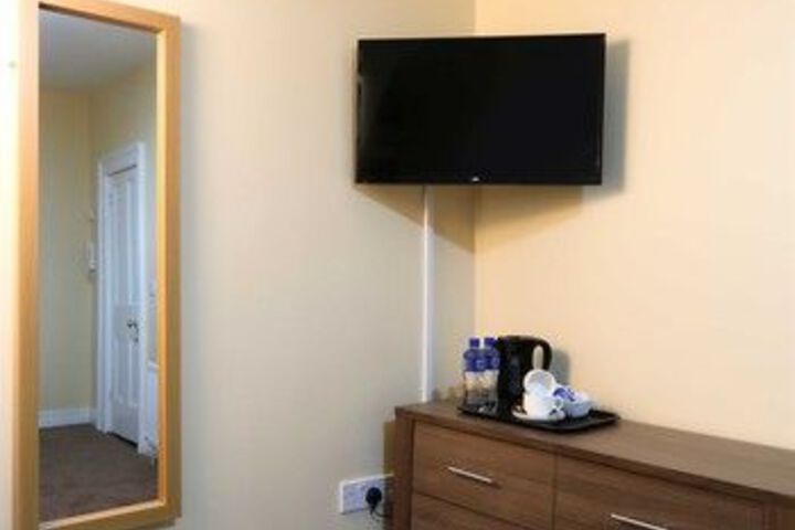 Room 35 of 87