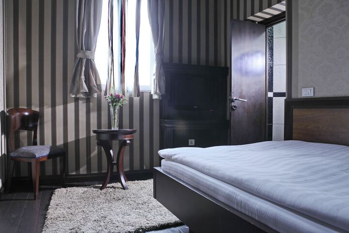 Room 18 of 53