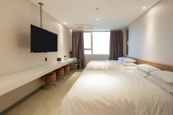 Room 44 of 59