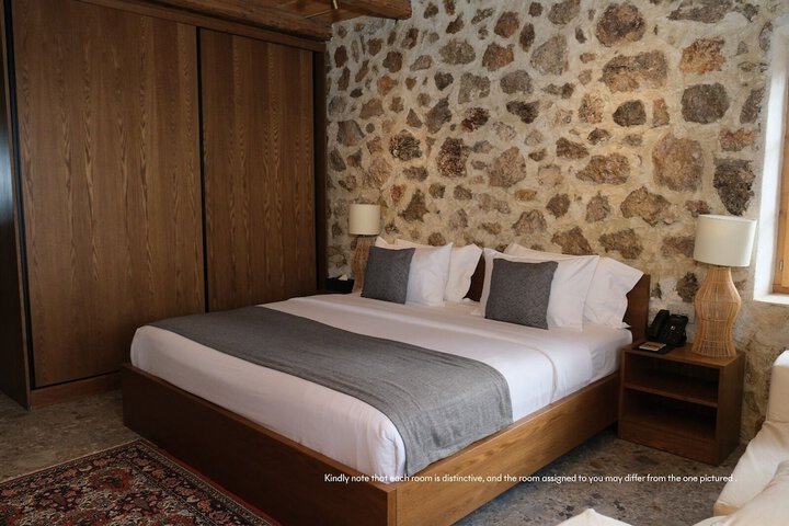 Room 15 of 68