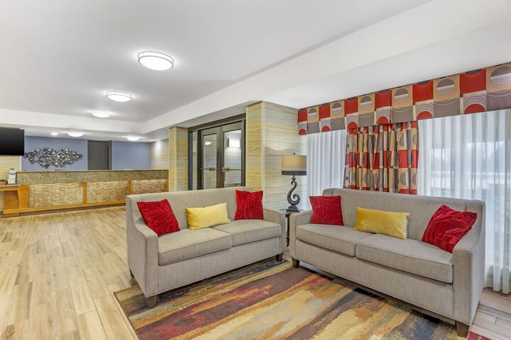 Entrance & Lobby