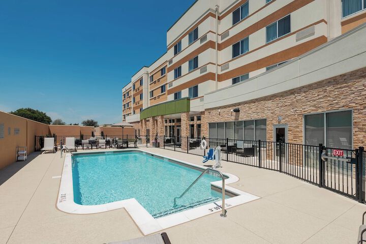 Pool 11 of 27