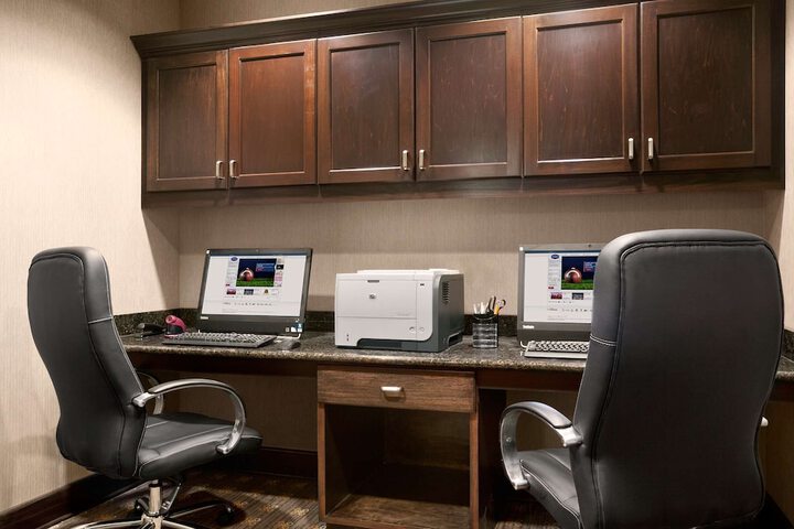 Business Center 20 of 21