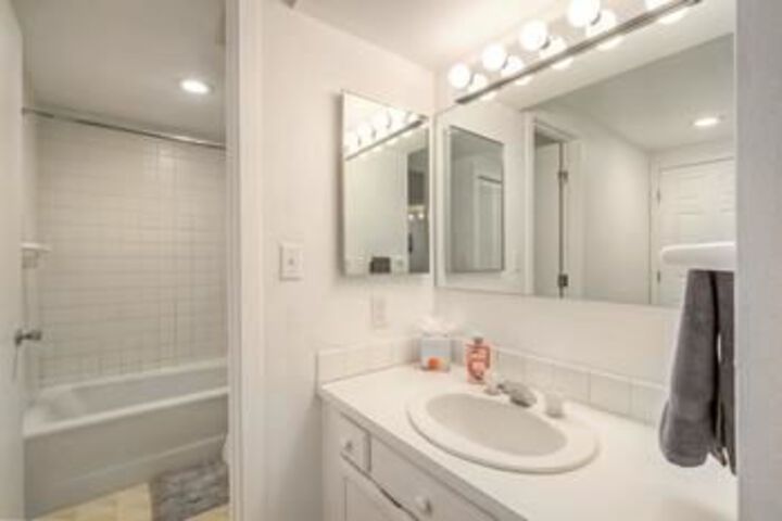 Room 2 of 18
