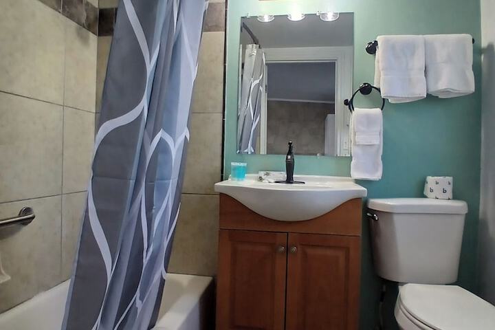 Room 32 of 35