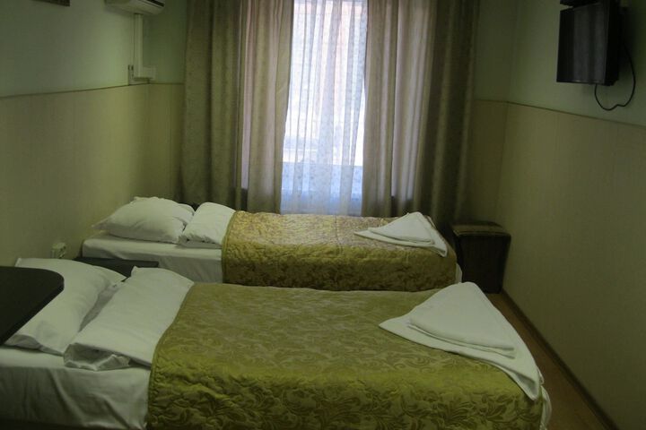 Room 27 of 65