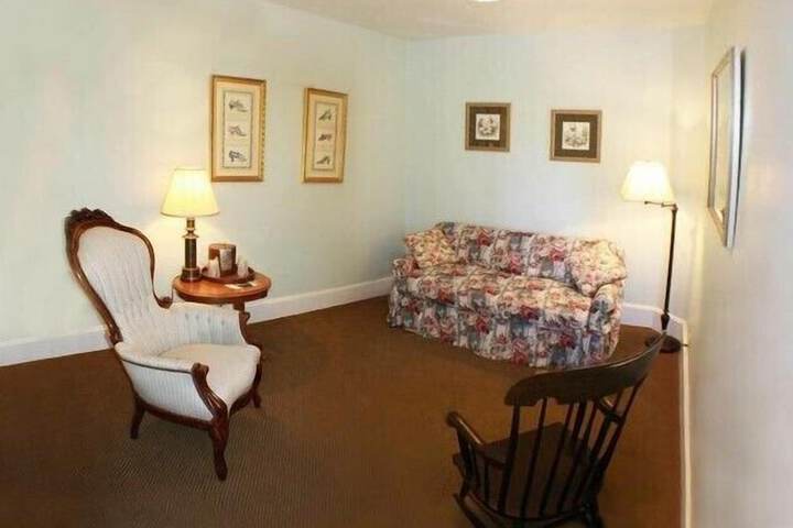 Room 17 of 40