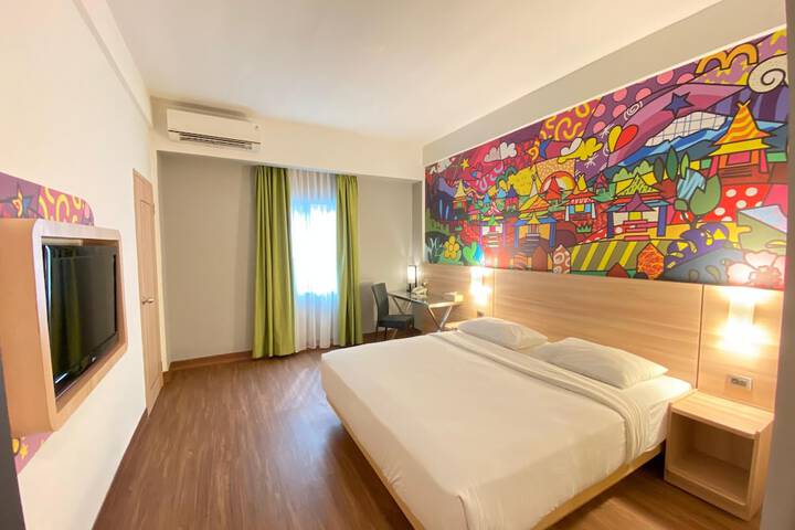 Room 6 of 32