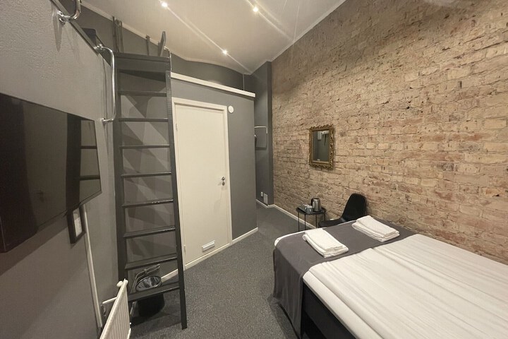 Room 69 of 149