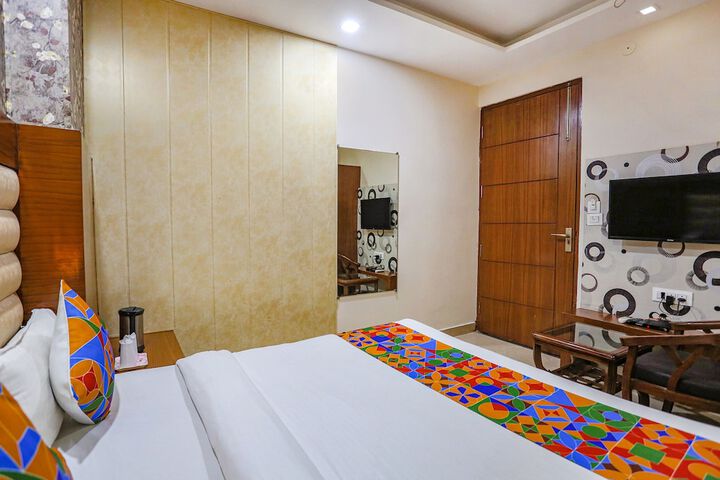 Room 29 of 48