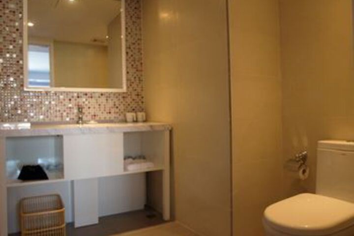 Room 2 of 29