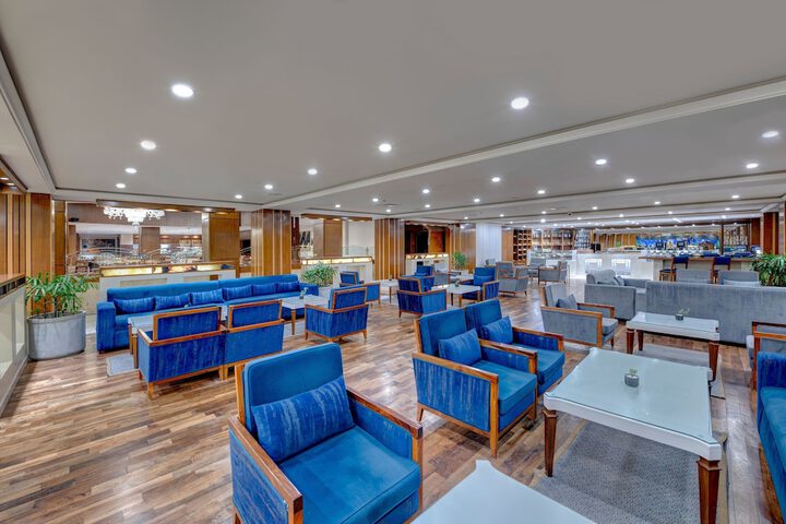 Entrance & Lobby