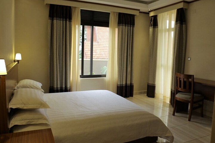 Room 6 of 23