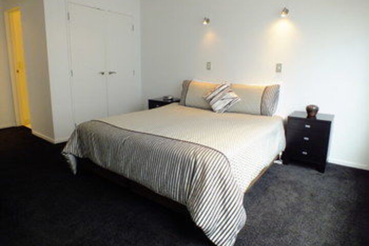 Room 6 of 23
