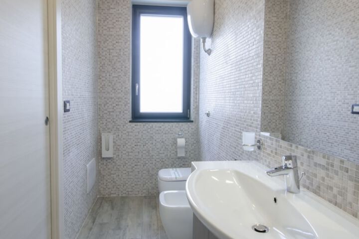 Room 10 of 19