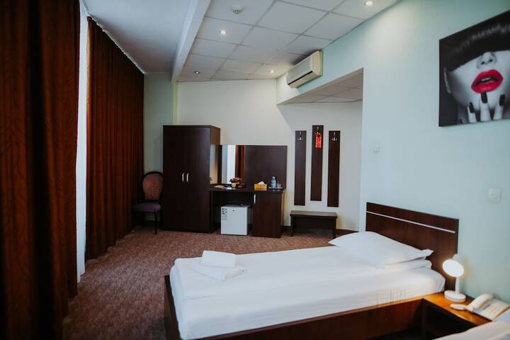 Room 15 of 57