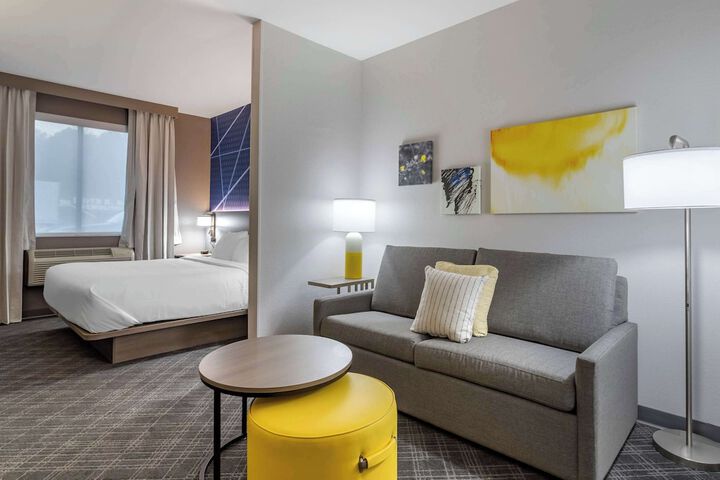 Room 13 of 40