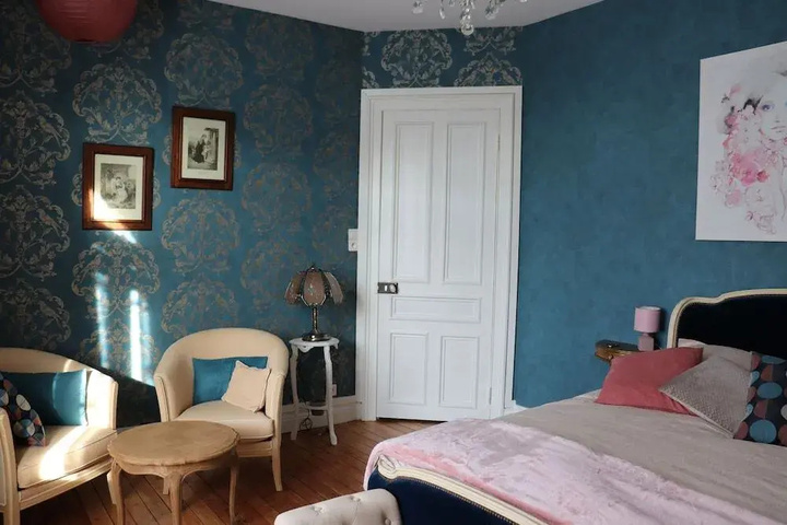 Room 4 of 11
