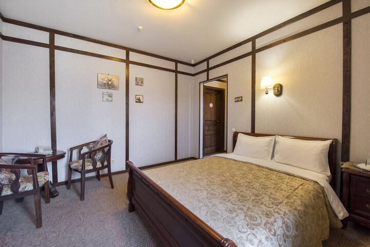 Room 40 of 99