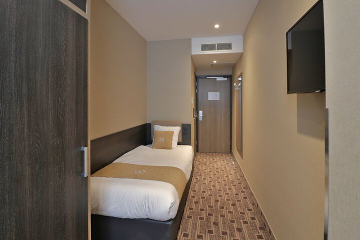 Room 10 of 54