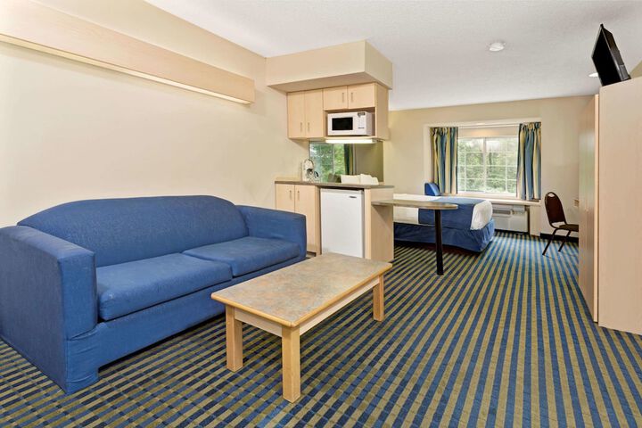 Standard Queen Bed Accessible (2 of 20)
