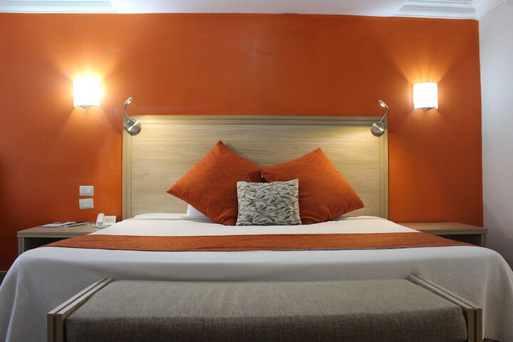 Room 7 of 42