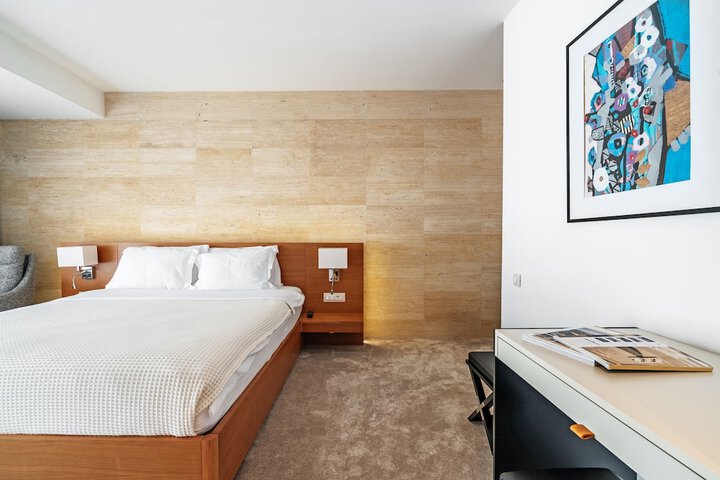 Room 43 of 150