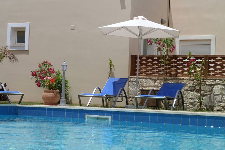 Pool Hotel