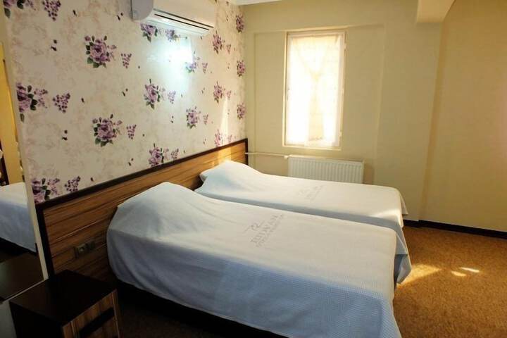 Room 9 of 21