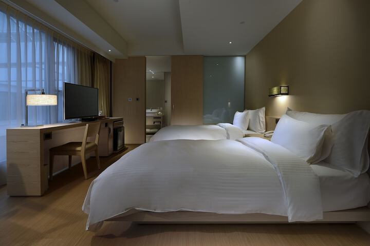 Room 31 of 100