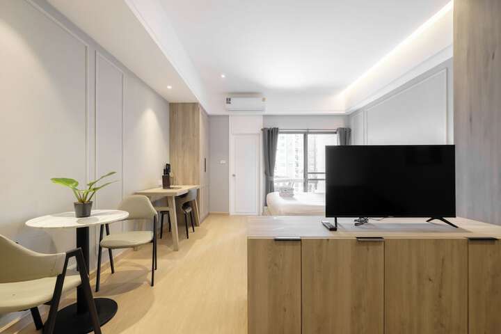 Room 80 of 186