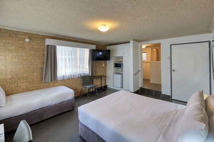 Room 15 of 30