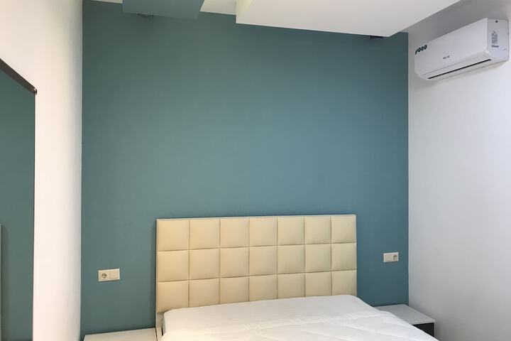 Room 13 of 72