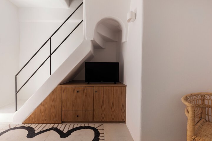 Room 8 of 150