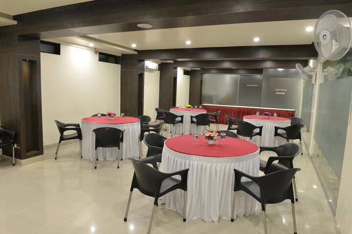 Ballroom/Hall 19 of 23