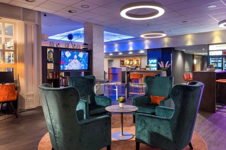Lobby Entry