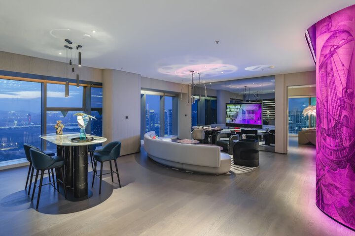 Room 30 of 77