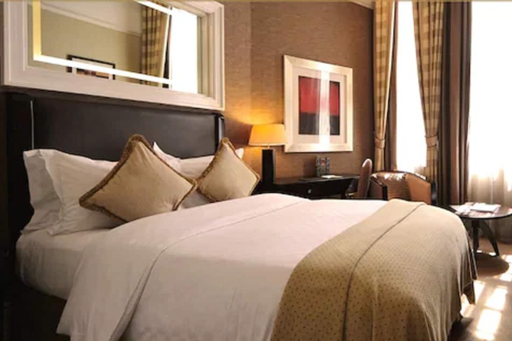 Room 34 of 82