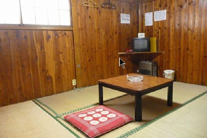 Room 3 of 16