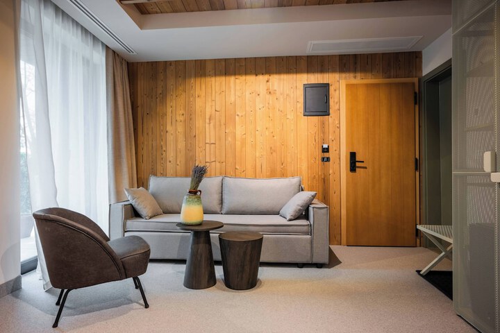 Room 2 of 50