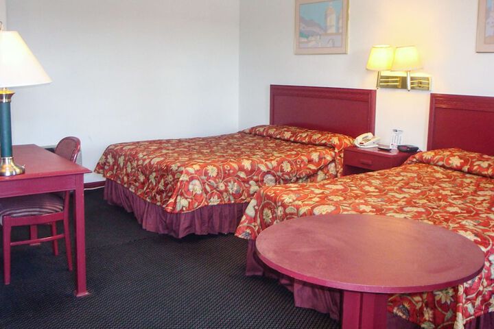 Room 6 of 27