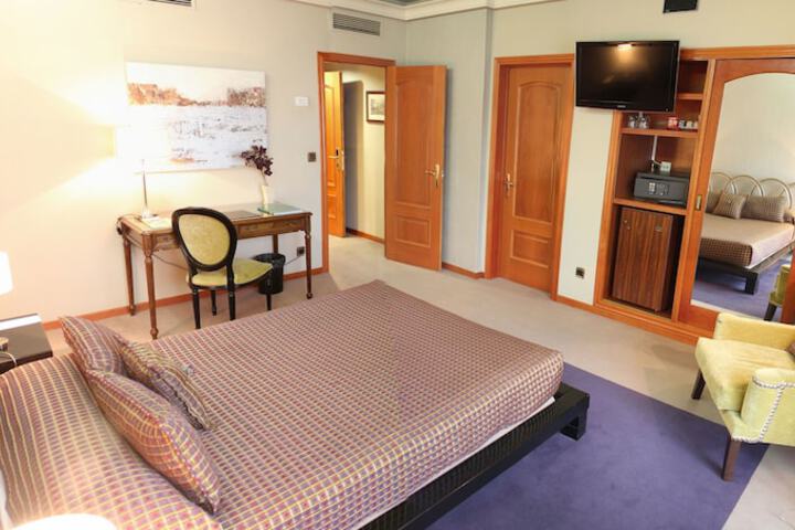 Room 5 of 56