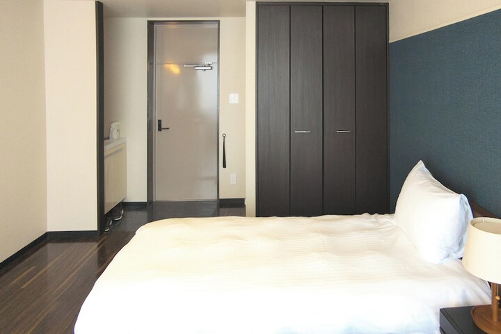 Room 50 of 79
