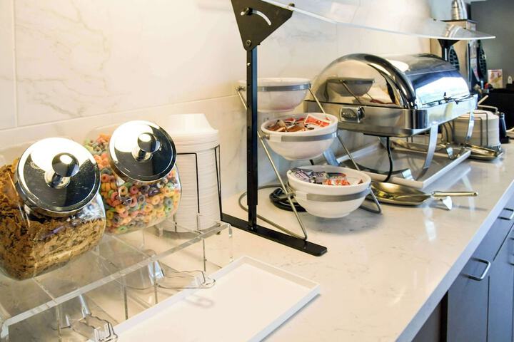 Breakfast area