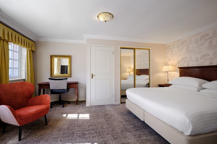 Room 13 of 121